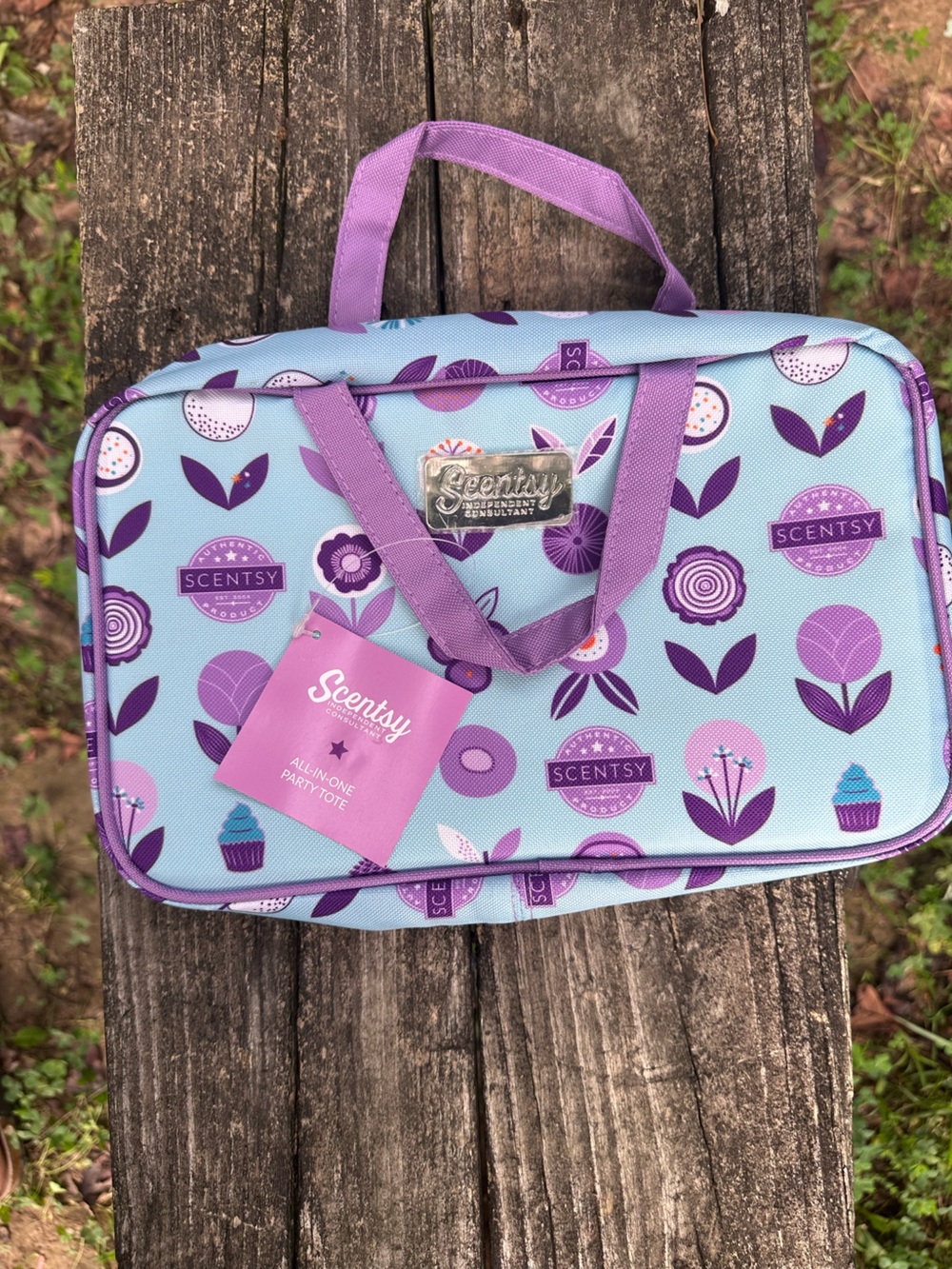 Scentsy Purple & Light Blue Floral Cupcake Travel Case